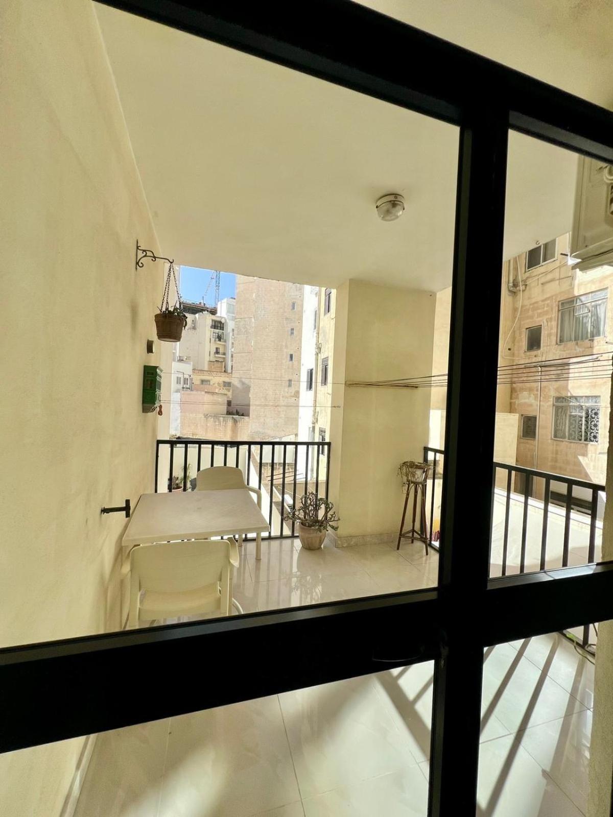 Seaview 2 Bedroom In Qui-si-sana, * Sliema