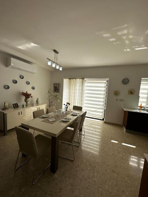 Seaview 2 Bedroom In Qui-si-sana, Sliema
